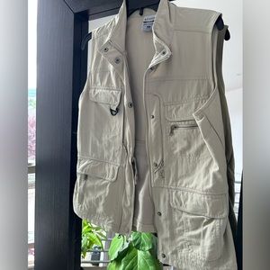 Columbia women’s Vest size M Great for fishing